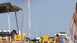 NUDE BEACHGIRL-HAIRY PUSSY