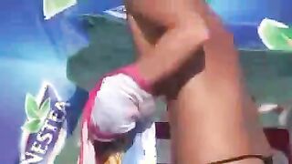 Nudist Beach Perv Teen Ass and Tits