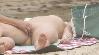 Beach couple Sex Spy voyeur Mature finger Pussy