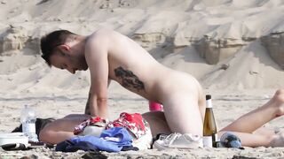 Beach couple Spy Sex