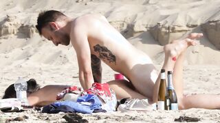 Beach couple Spy Sex