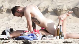 Beach couple Spy Sex