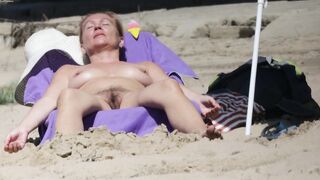 Beach spy Mature Pussy Voyeur