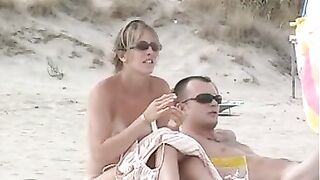 Rare voyeur clip with naked women and nudist couples exposed by beach spycam