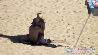 Sex on the beach caught by voyeur hidden camera
