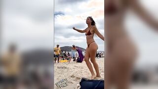 Candid Beach Booty Dancing