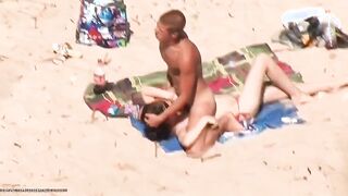 Beach Voyeur - Couple Fucking