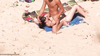 Beach Voyeur - Couple Fucking
