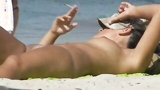 Spy cam expose nudist girls on sunny beaches