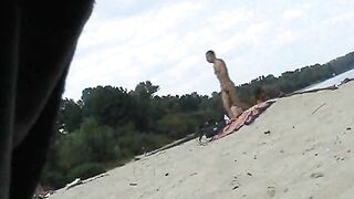Amateur nudist wife expose her perky tits on candid beach